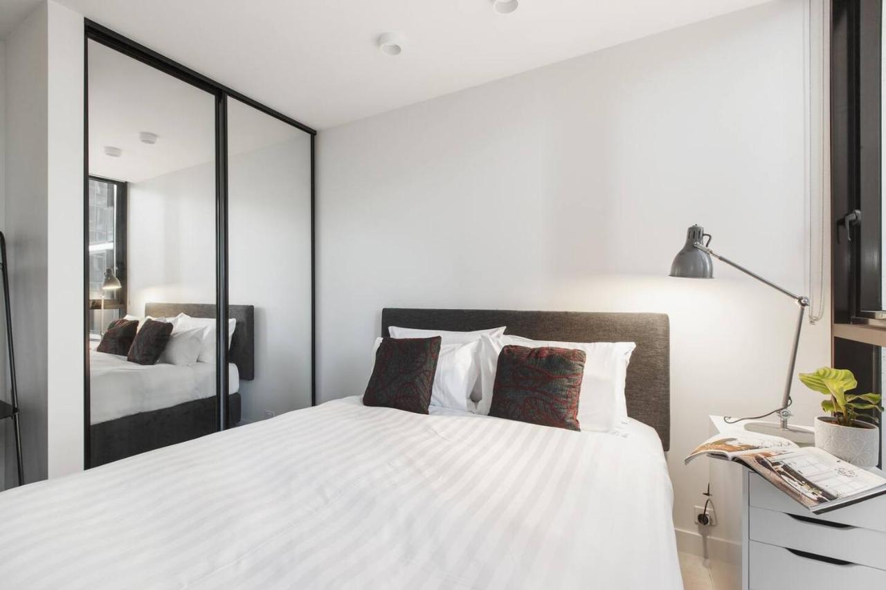 Central Sleek City Living Close To Everything Melbourne Esterno foto