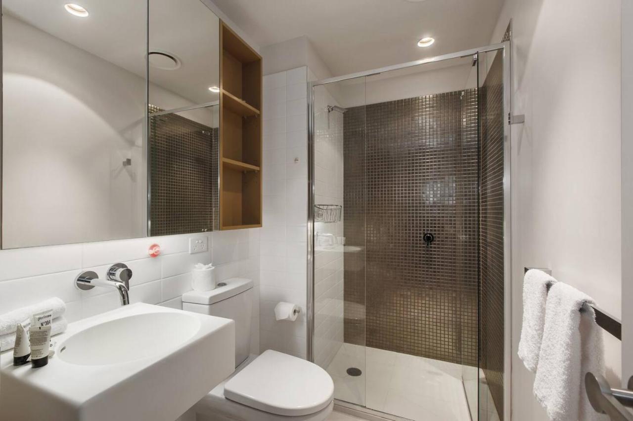 Central Sleek City Living Close To Everything Melbourne Esterno foto