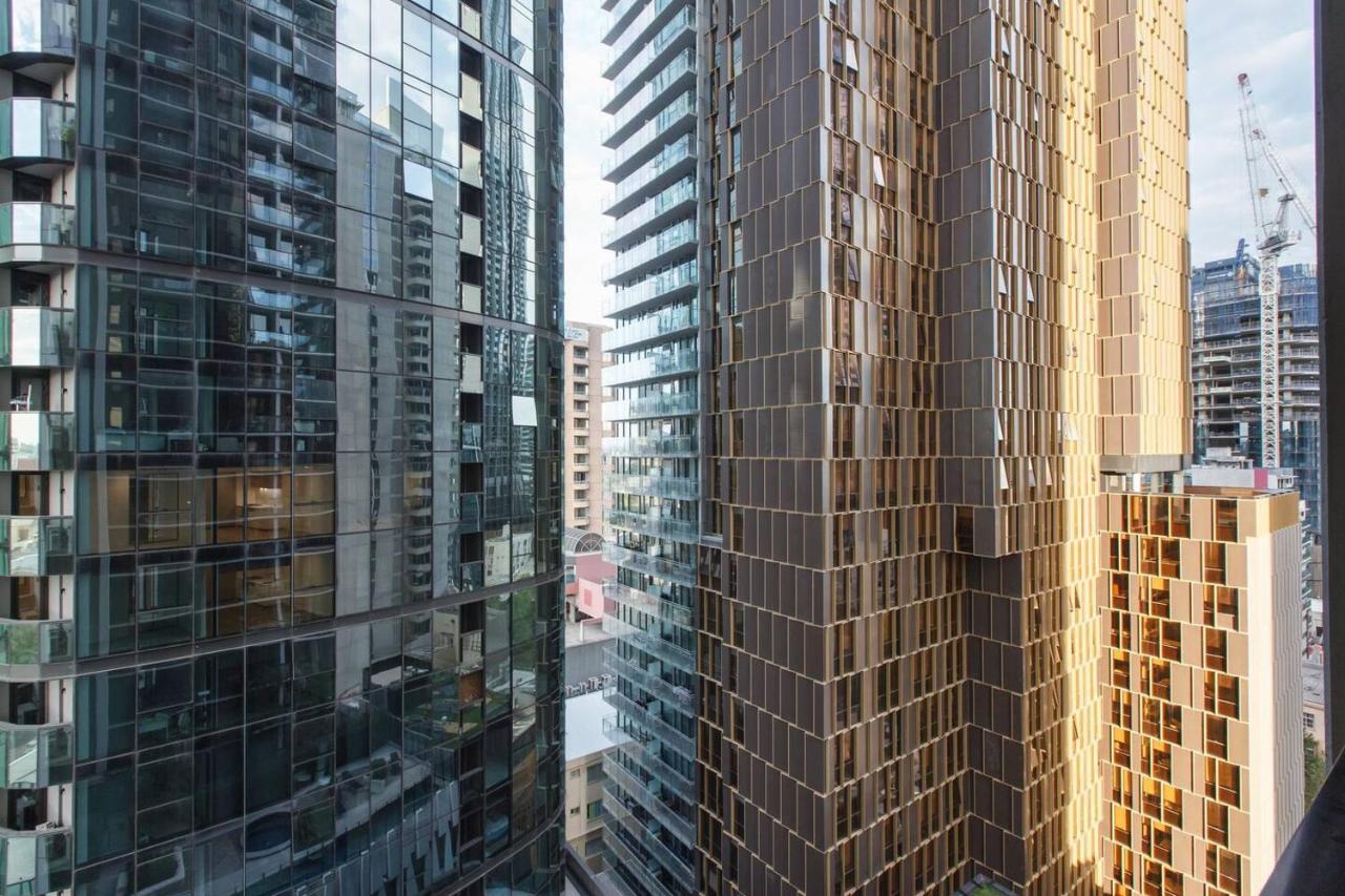 Central Sleek City Living Close To Everything Melbourne Esterno foto