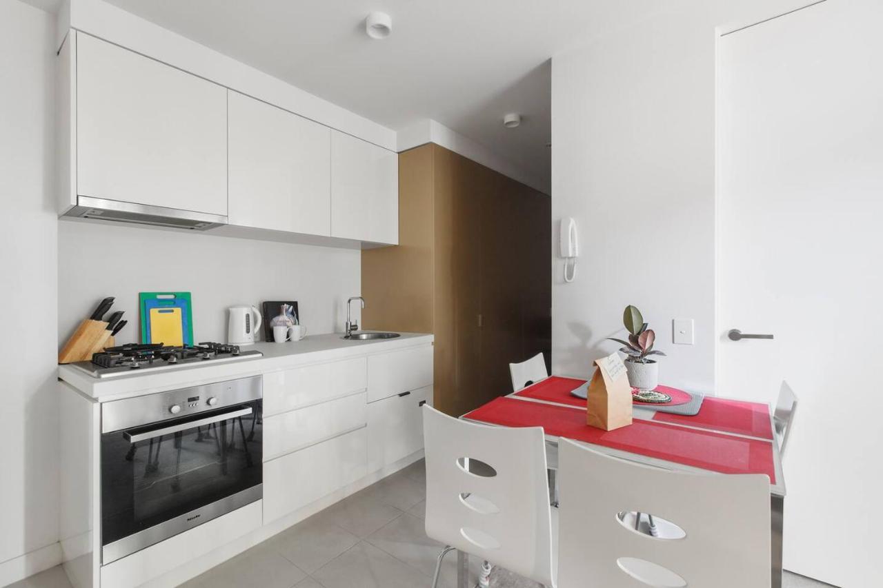 Central Sleek City Living Close To Everything Melbourne Esterno foto